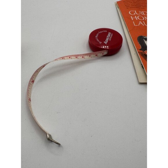 Lot of Vintage Sewing Notions and Fabric Care Pamphlets - Picture 14 of 14